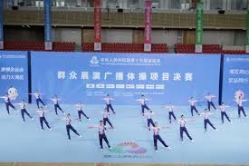 加拉塔萨雷客场3-0大胜阿贾克斯，奥斯梅恩帽子戏法